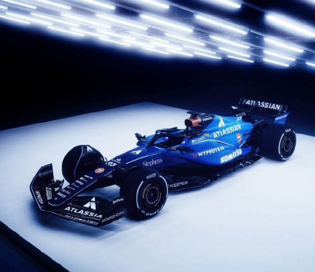 红牛车队力克索伯车队,阿隆索点燃赛场 红牛车队力克索伯车队,阿隆索点燃赛场