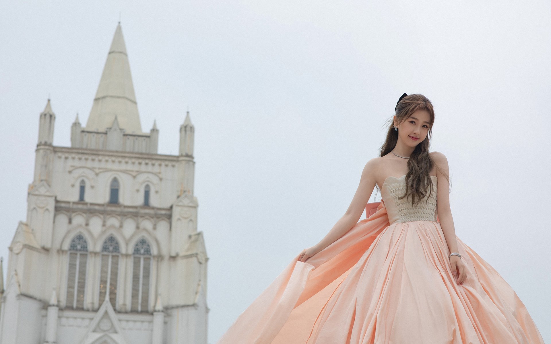 赛道上的帽子戏法，当拉什福德在街道赛超越韩国横扫加纳的头条