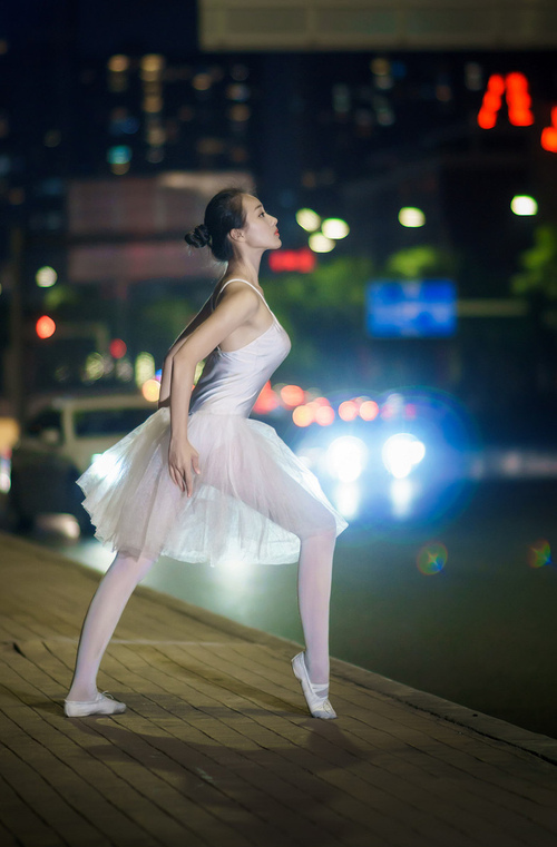 爱游戏-双城记，上海队掀翻金色神话，锡安叩开钢铁大门