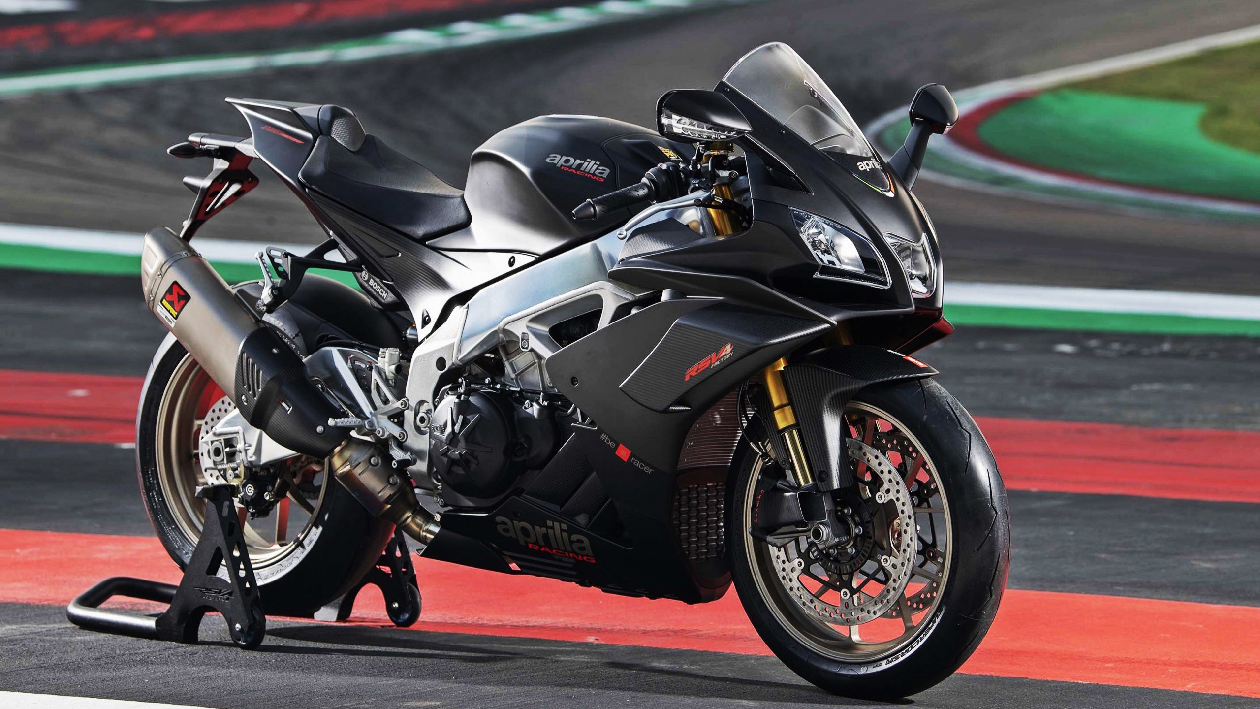 爱游戏体育-萨卡爆发梅开二度，国际米兰3-0打穿佛罗伦萨，意甲争冠再添砝码